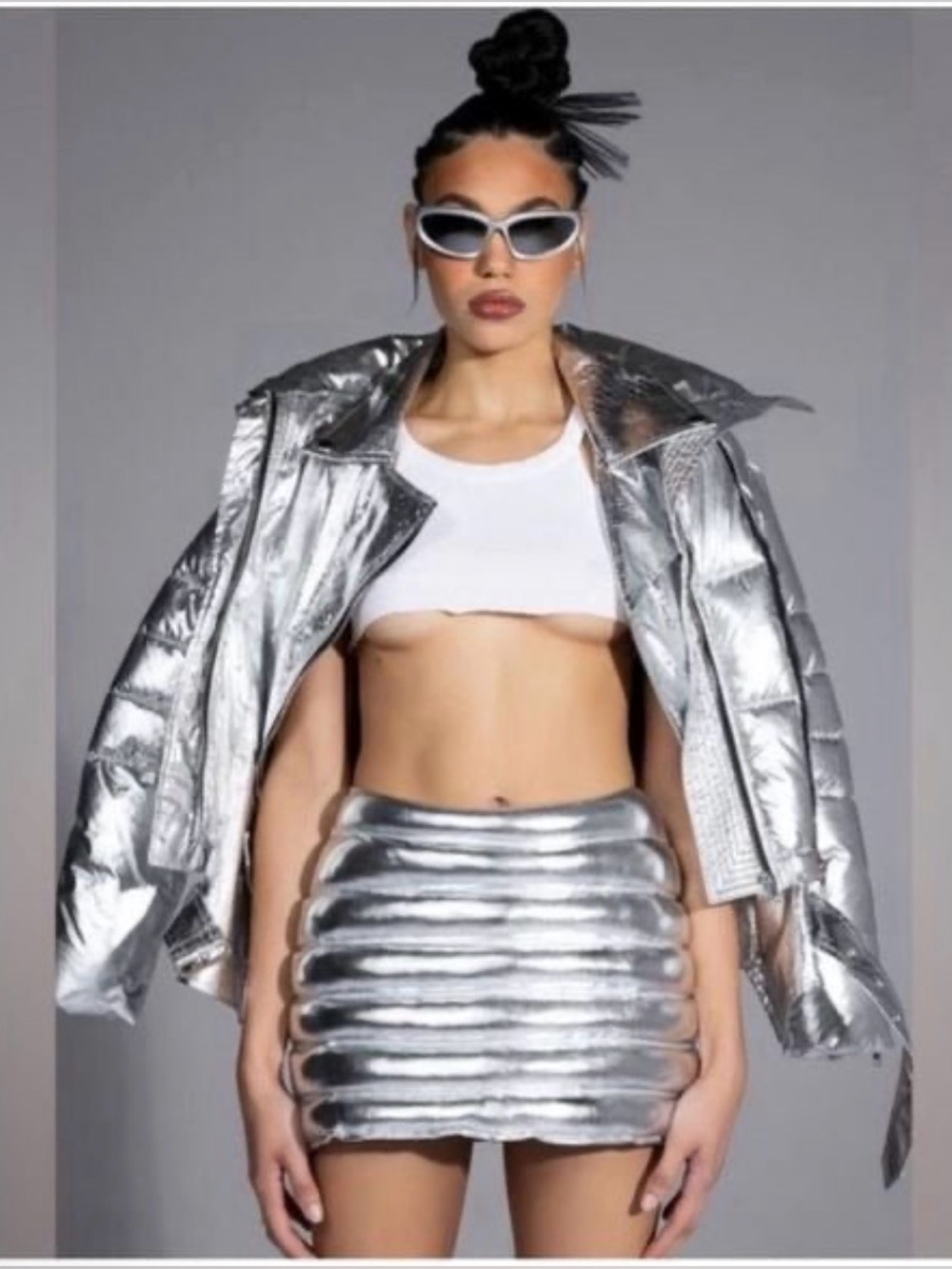 AKIRA STAR CHASING MINI SKIRT IN SILVER. Size Large. NWOT.